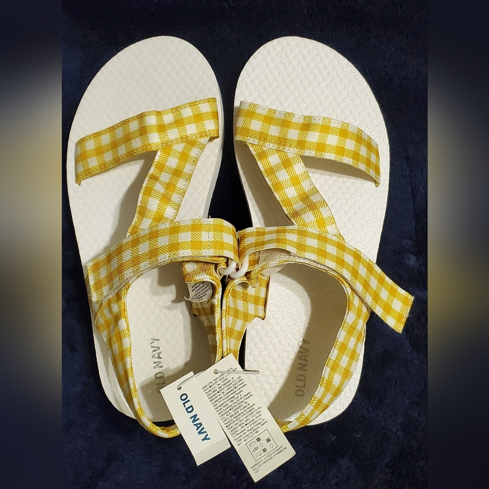 Old Navy New Sandals size 4